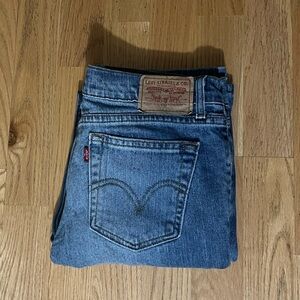 Levi’s 518 Superlow Bootcut Women’s Jeans Size 7 Waist 28